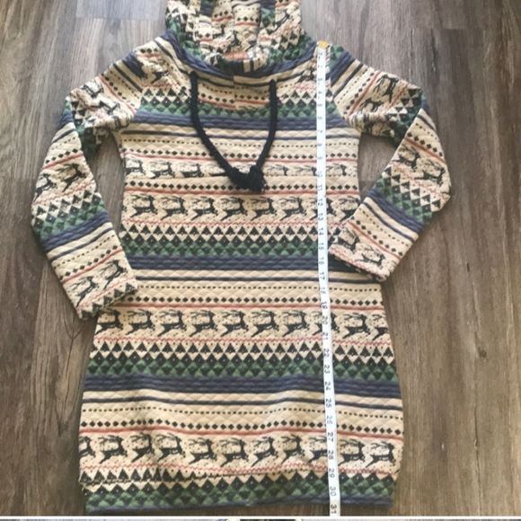 Reindeer Fair Isle Tunic Hoodie - Picture 4 of 5